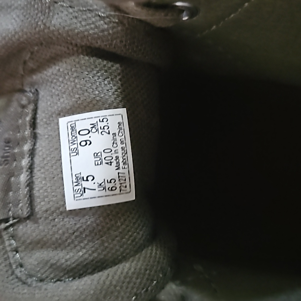 Vans - Picture 4 of 4